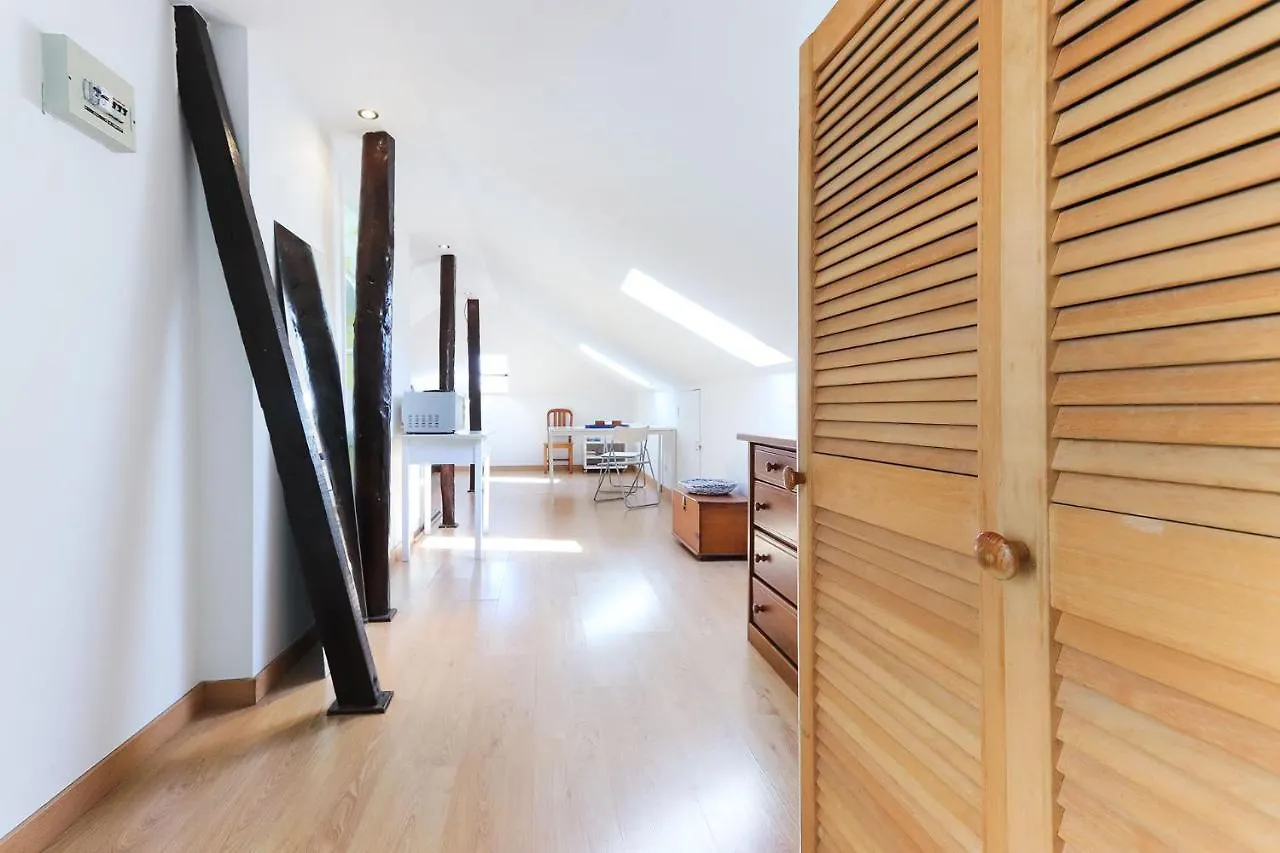 Sunny Attic Loft By Homing Daire Lisboa