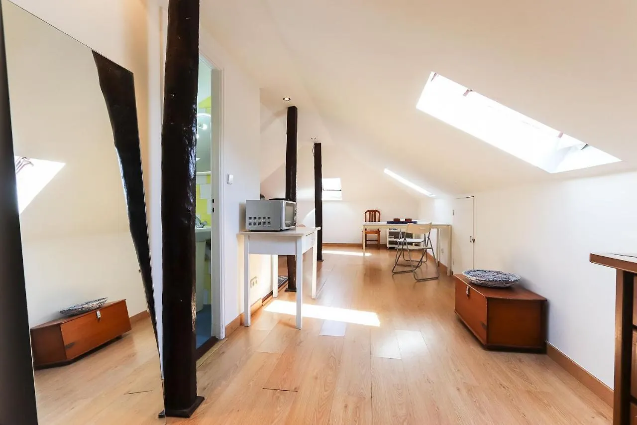 Sunny Attic Loft By Homing Daire Lisboa