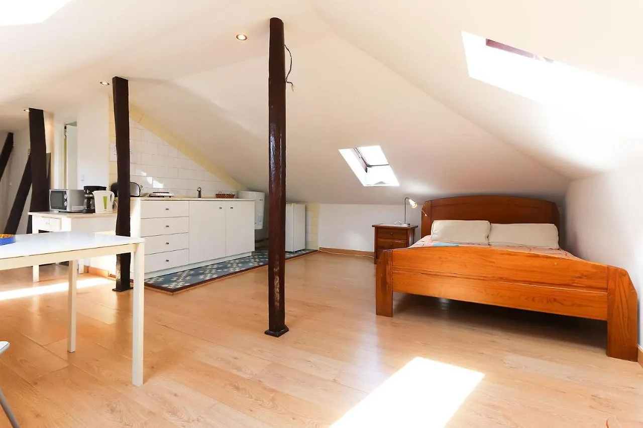 Sunny Attic Loft By Homing Daire Lisboa